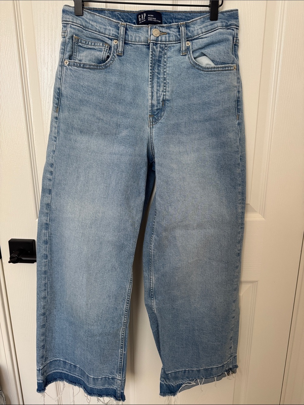 GAP Light Blue Wide-Leg Cropped Jeans with Frayed Hem